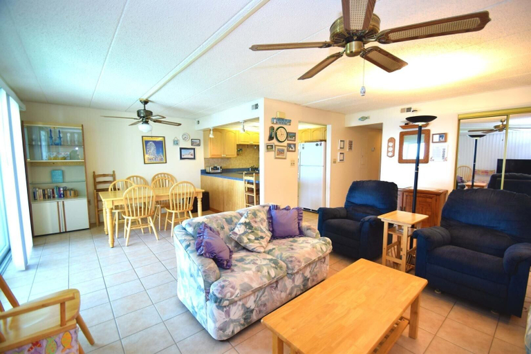 Living area 4, Thunder Island 80b 2 Bedroom Condo by RedAwning, Worcester