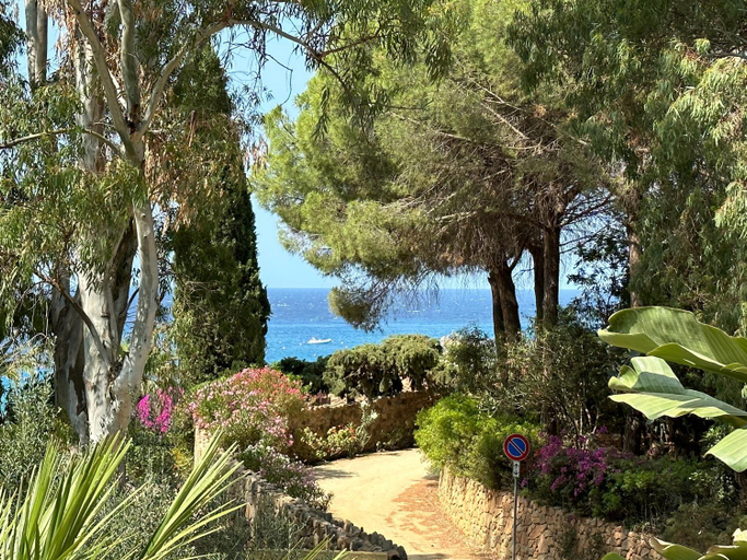 Others 4, Villa La Petite Etoile, Cagliari