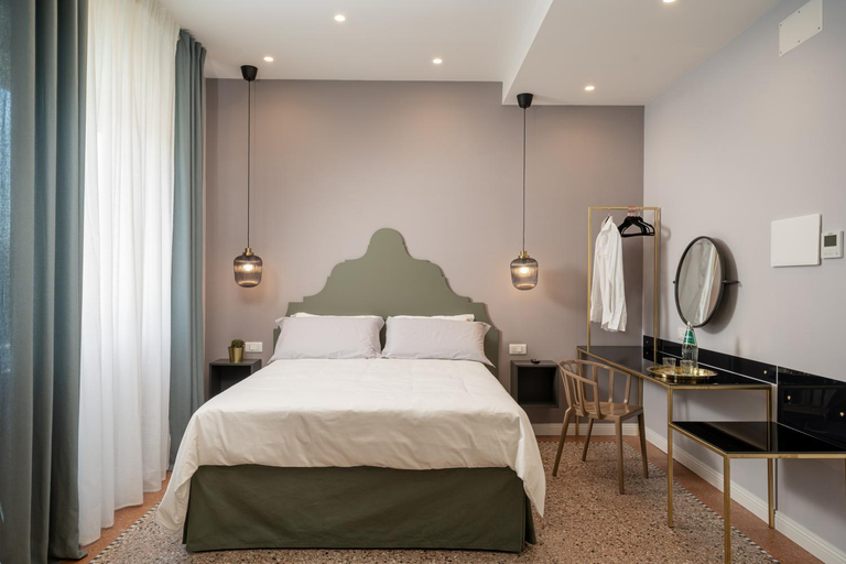 Others 5, NUE SUITES - Luxury Rooms nel Centro di Sassari, Sassari