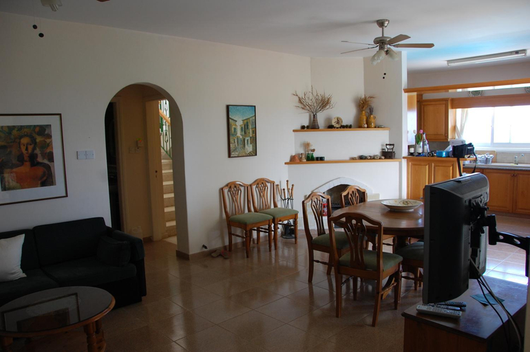 Others 3, Villa Chrysanthia