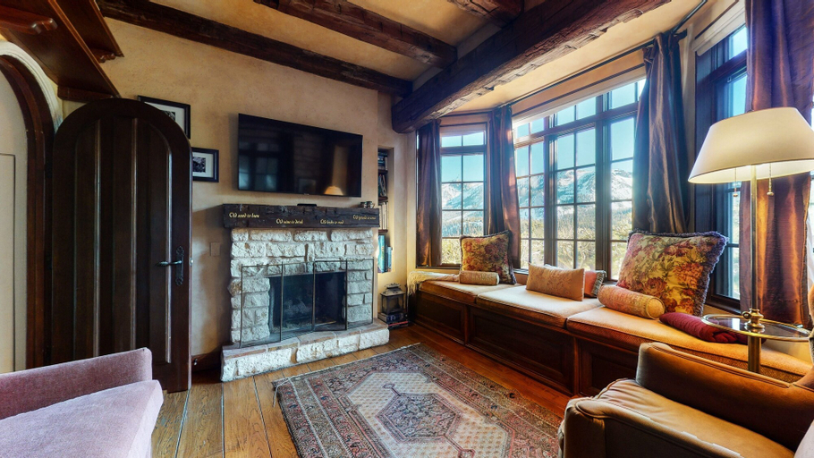 Living room 5, Juniper Ridge 16 5000 sq ft, Grand Chateau at Eagle, Expansive Mountain Views by RedAwning, Mono