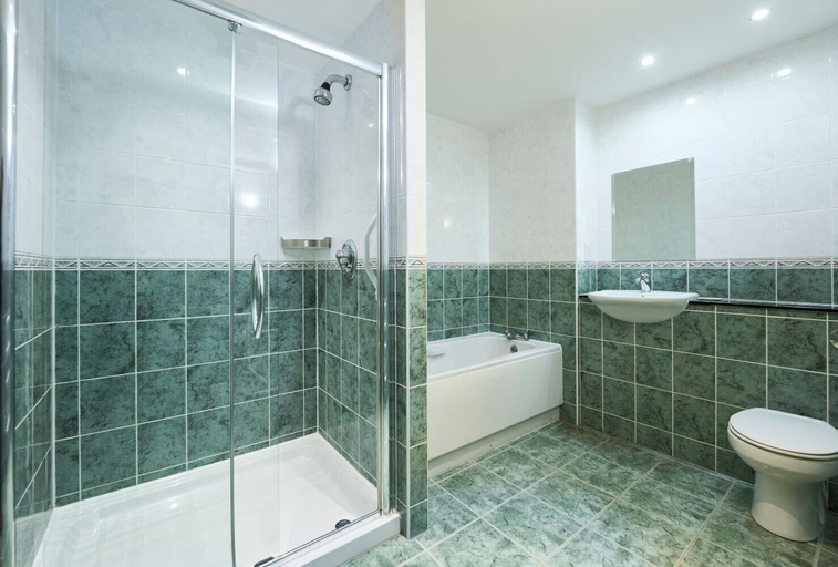 Bathroom 3, Lochardil House Hotel, Highland