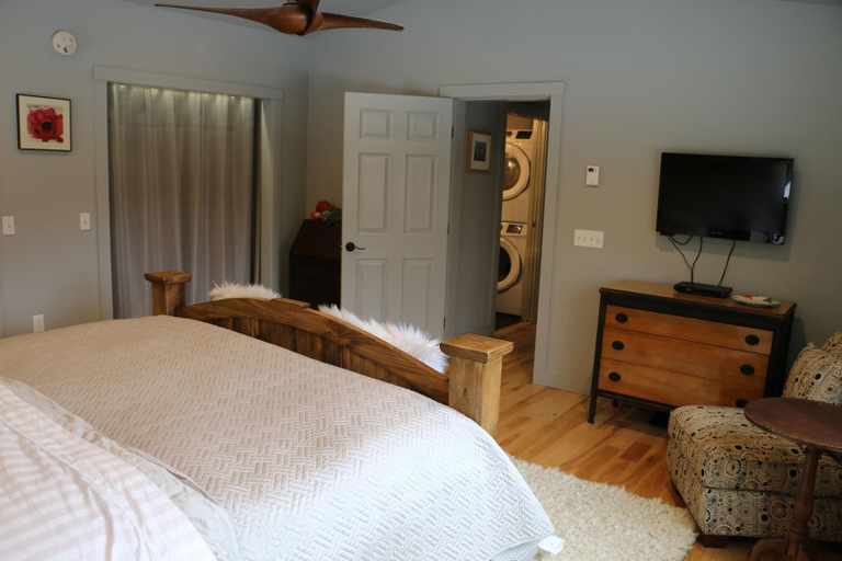 Bedroom 2, Lilypad, Hancock