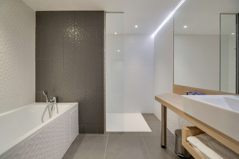 Bathroom 4, Brit Hotel Saint-Dizier, Haute-Marne