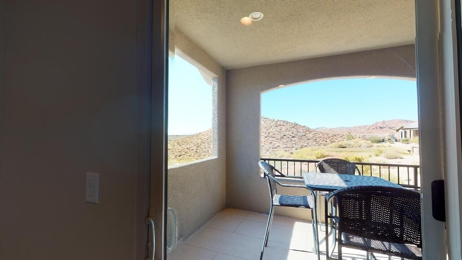 Balcony 4, Spacious St George Vacation Home by Redawning, Washington