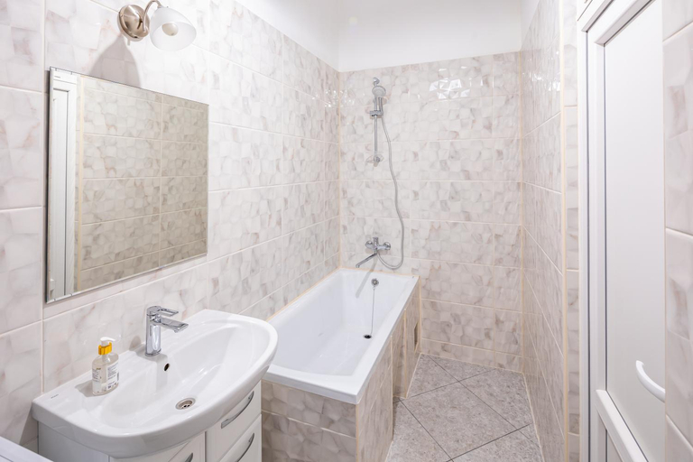 Others 3, Тиха квартира в центрі, L'vivs'ka