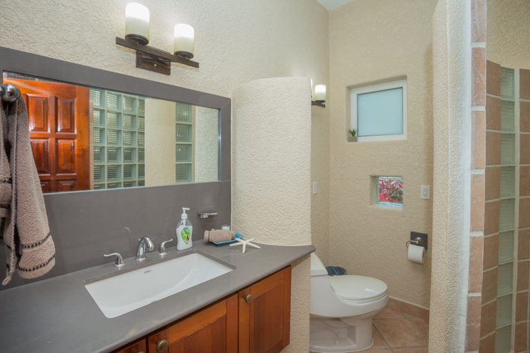 Bathroom 4, Coral Sands #6 2 Bedroom Condo by RedAwning, Roatán