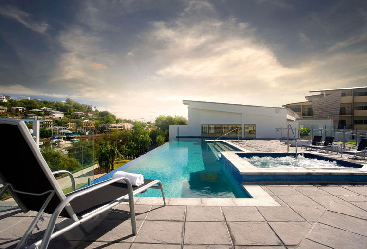 Sport & Beauty 2, Oaks Townsville Gateway Suites, South Townsville