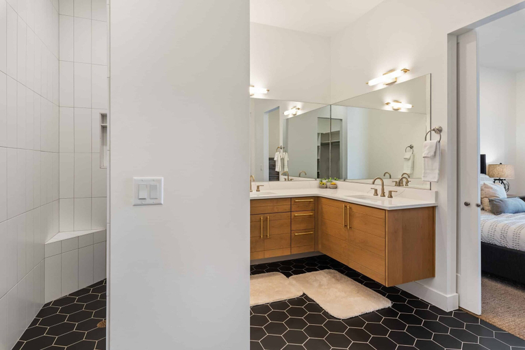 Bathroom 4, Coral Canyon Entourage by RedAwning, Washington