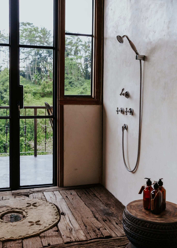 Bathroom 3, Exceptional 9BR Incredible Jungle View, River Access, Gianyar