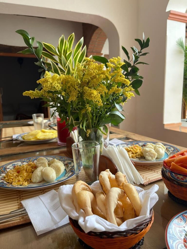 Food & Drinks 5, Hotel Archangelus, San Zenón