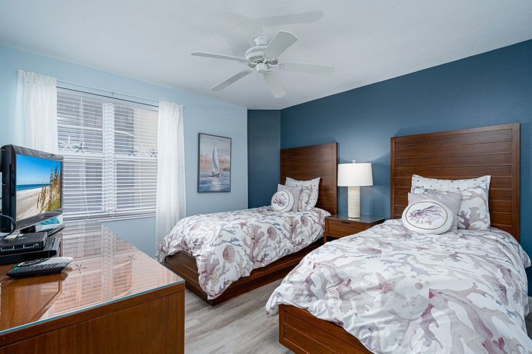 Bedroom 3, Immaculate Direct Gulf Front 3 Bedroom Condo - Gullwing 505 3 Condo by RedAwning, Lee