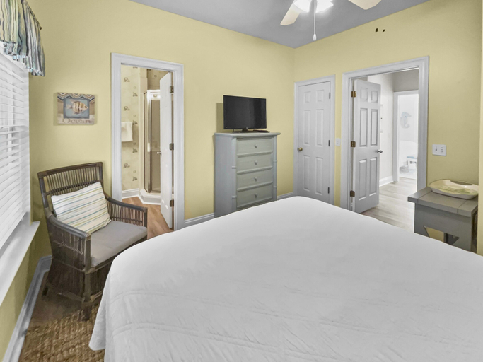 Bedroom 4, Summertowne 1 2 Bedroom Home by RedAwning, Bay