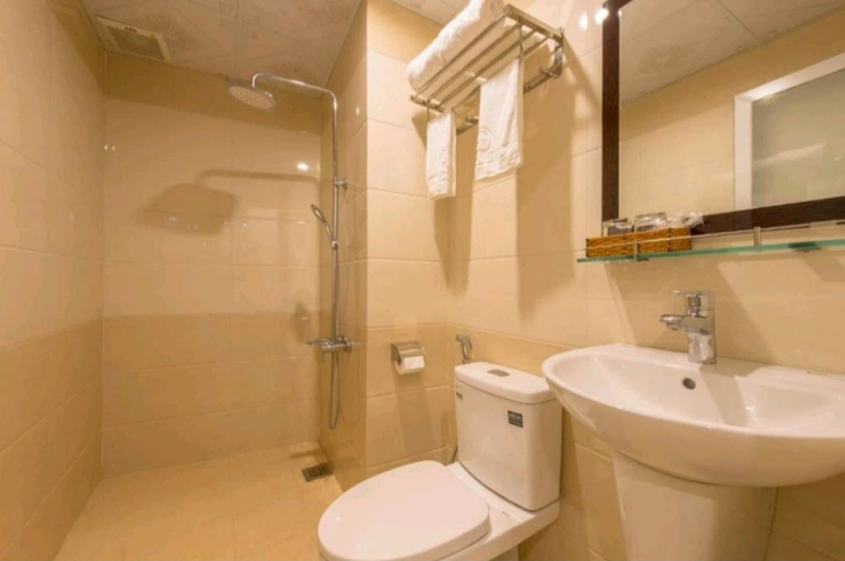 Bathroom 5, The Samson Boutique Hotel, Da Nang