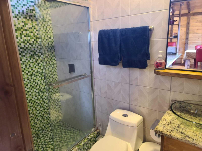 Bathroom 3, Casita Luna de Miel, Nabón