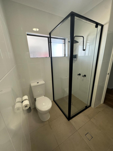Bathroom 5, Burrum Tavern, Hervey Bay - Pt A