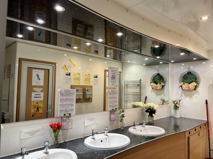 Bathroom, Beautiful Twin Glamping Pod in Salisbury, Wiltshire