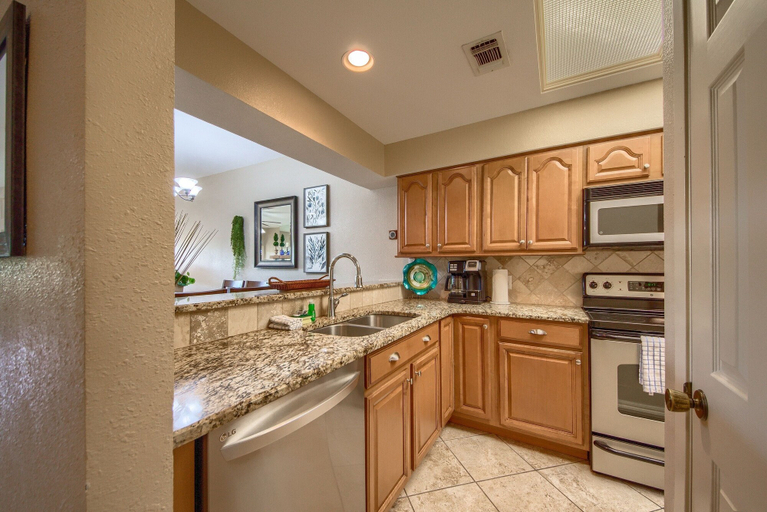 Private kitchen 5, River Zen Cw C207 2 Bedroom Condo by RedAwning, Comal