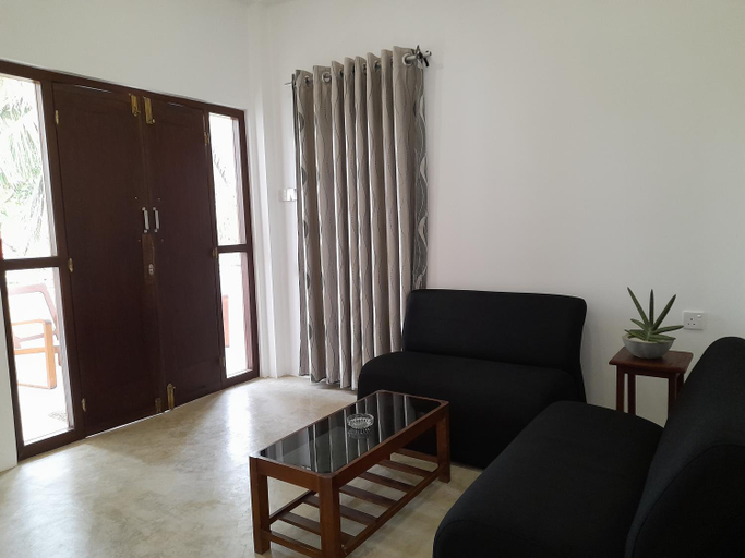 Others 2, Gloria Inn, Negombo