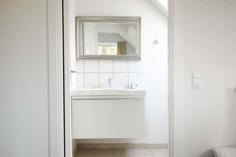 Bathroom sink, Fangel Kro & Hotel, Odense