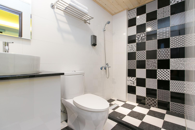Bathroom 3, Amir Bed and Breakfast, Hualien
