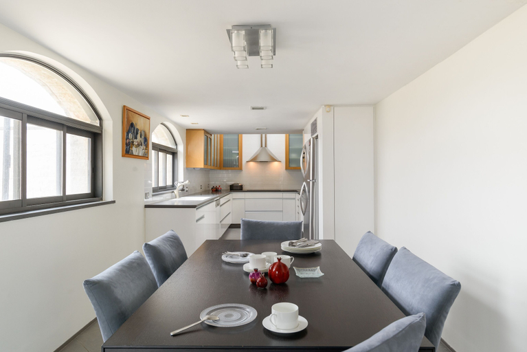 Others 5, Luxury Duplex with Rooftop by FeelHome