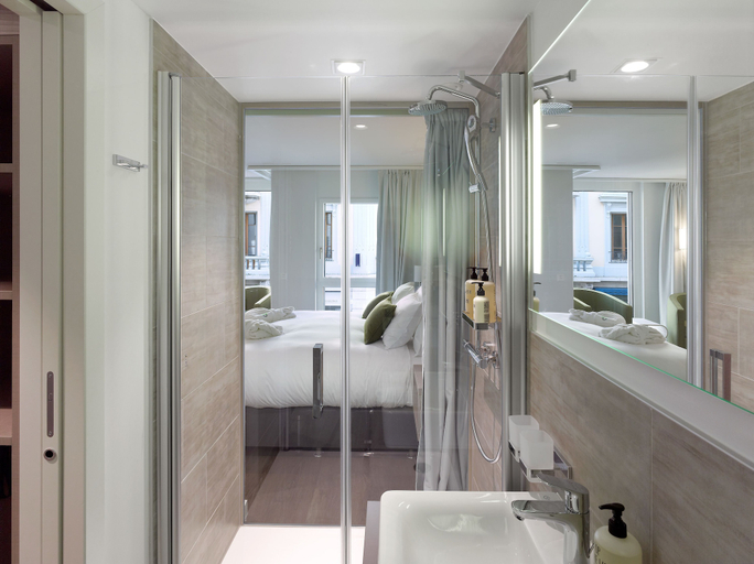 Bathroom 3, Base Nyon, Nyon