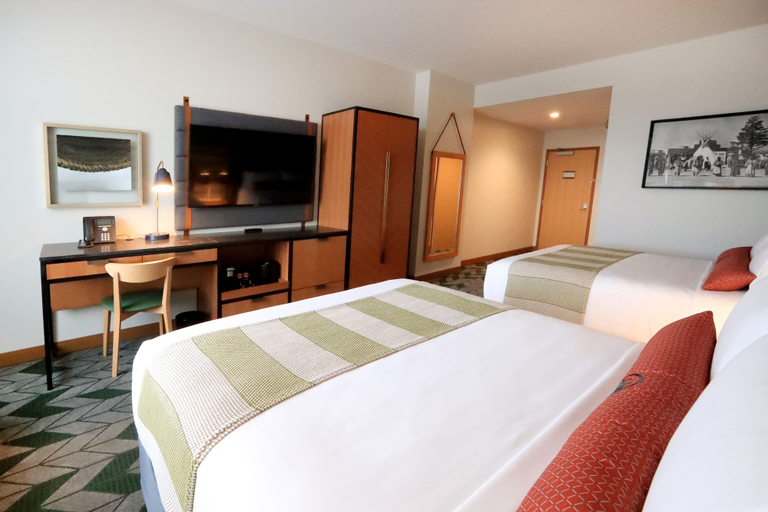 Bedroom 3, Emerald Queen Hotel and Casino - Tacoma, Pierce