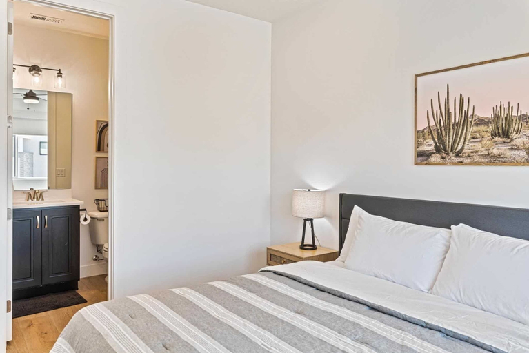 Bedroom 3, Desert Color Hideaway by RedAwning, Washington