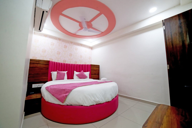 Bedroom 2, Hotel Surya inn, Ahmadabad