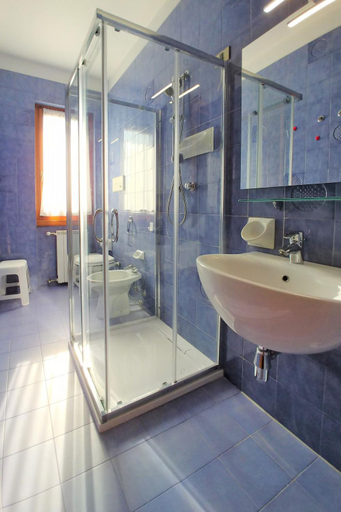Bedroom 3, Apartment Le Rasole-6 by Interhome, Verona