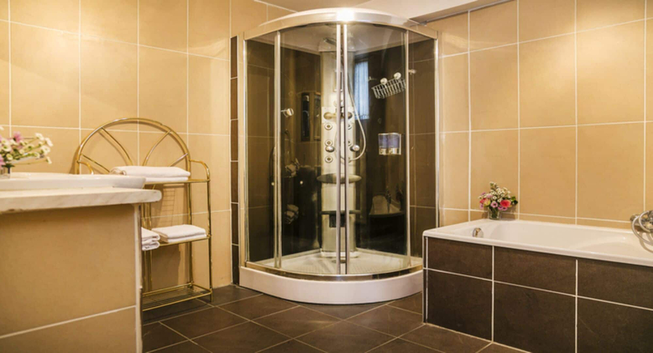 Bathroom 2, Quiet Duplex of 120 sqm in Historical Center, Bruxelles