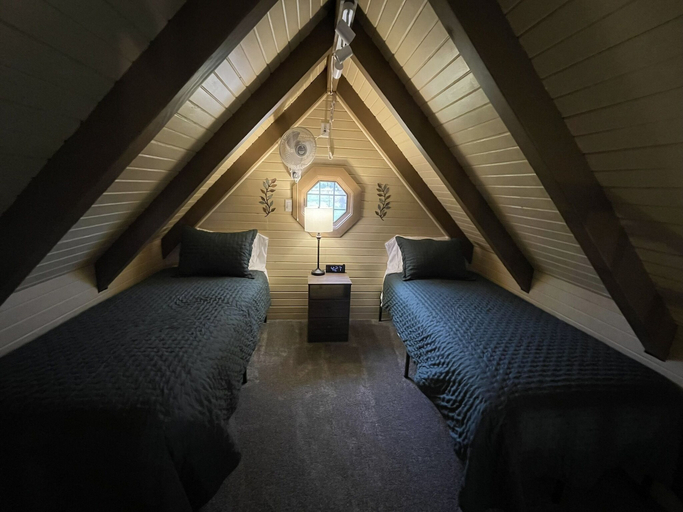 Bedroom 3, Pleasant Grove Farm LLC, Greene