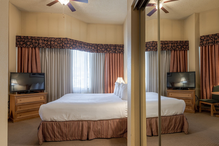 Room 3, Cozy Pet-friendly King Studio In Mt. Crested Butte Condo - No Cleaning Fee! by RedAwning, Gunnison