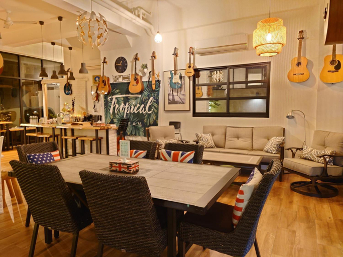 Food & Drinks 4, Good News B & B, Pingtung