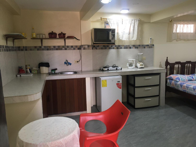 Others 5, Casa Violeta, Guayaquil