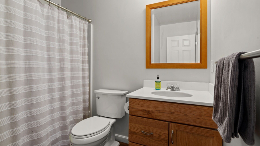 Bathroom 4, 41 Summit Condo Near Mountain Shuttle by RedAwning, Washington