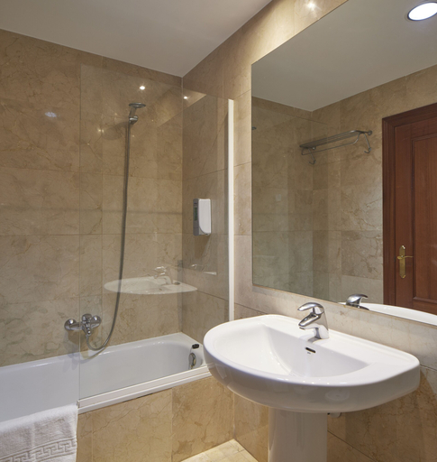 Bathroom 4, Iraipe Hotel Logrono, La Rioja