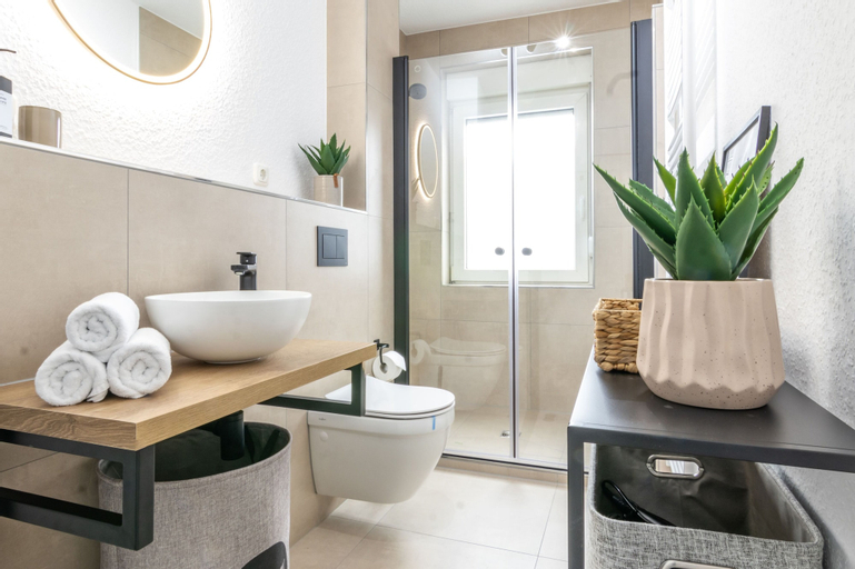 Bathroom 4