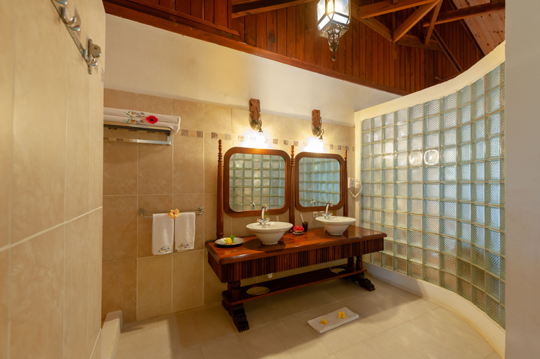 Bathroom 4, Nosy Be Hotel & Spa, Diana