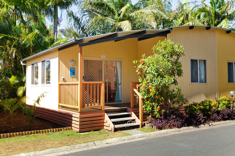Exterior 14