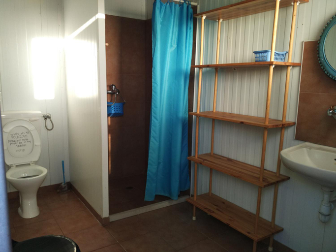 Bathroom 2, Genghis Khan in the Golan