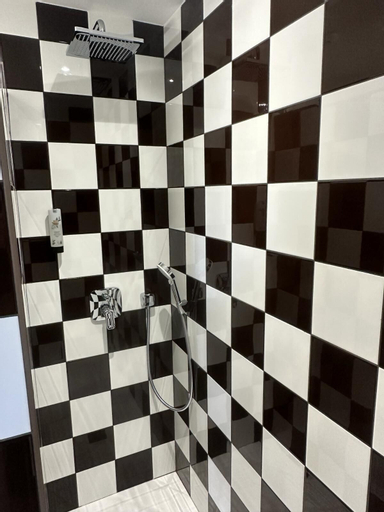 Bathroom 11