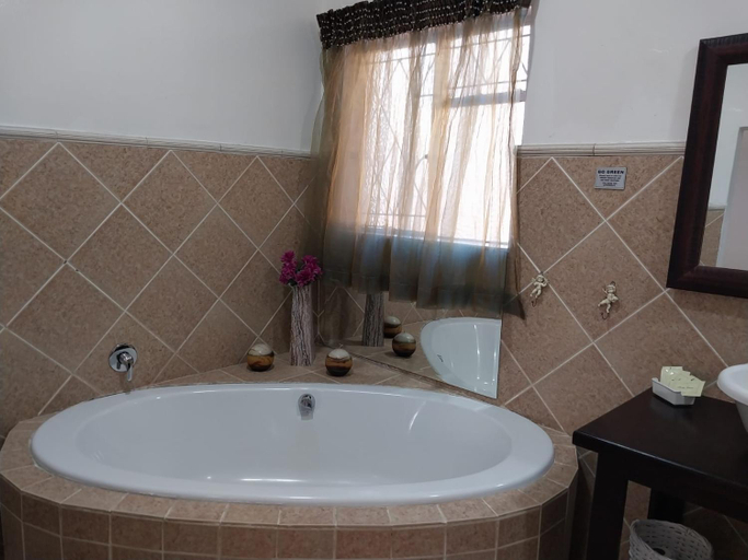 Others 3, Sweet Dreams Guest House Schweizer Reneke, Dr Ruth Segomotsi Mompati