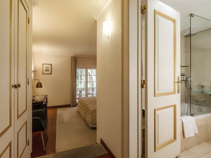 Bathroom 8