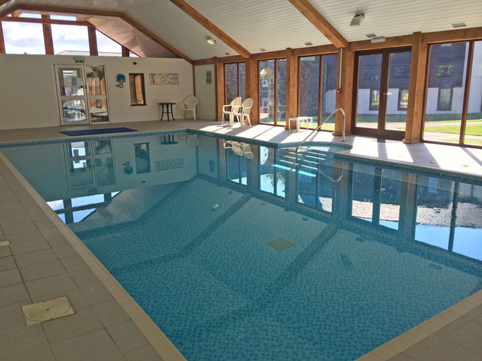 Sport & Beauty 4, Green Acres Cottages, Cornwall