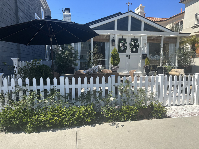 Exterior & Views 2, Balboa Island Beach Cottage, Orange