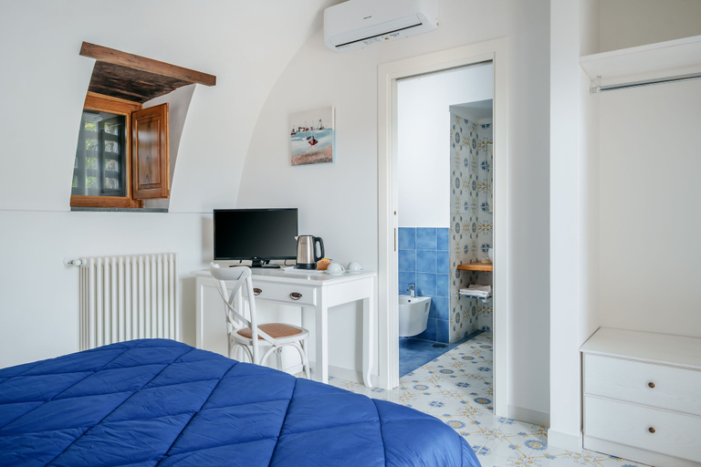 Bedroom 3, Villa Prota Resort, Napoli