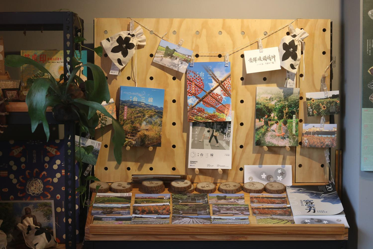 Food & Drinks 4, Dim Light Book Travel - Light Travel, Miaoli