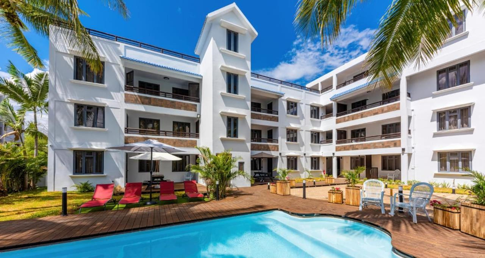 Exterior & Views, Modern apartment - Excellent location 50m from the beach, restaurants, bars, shops, Black River